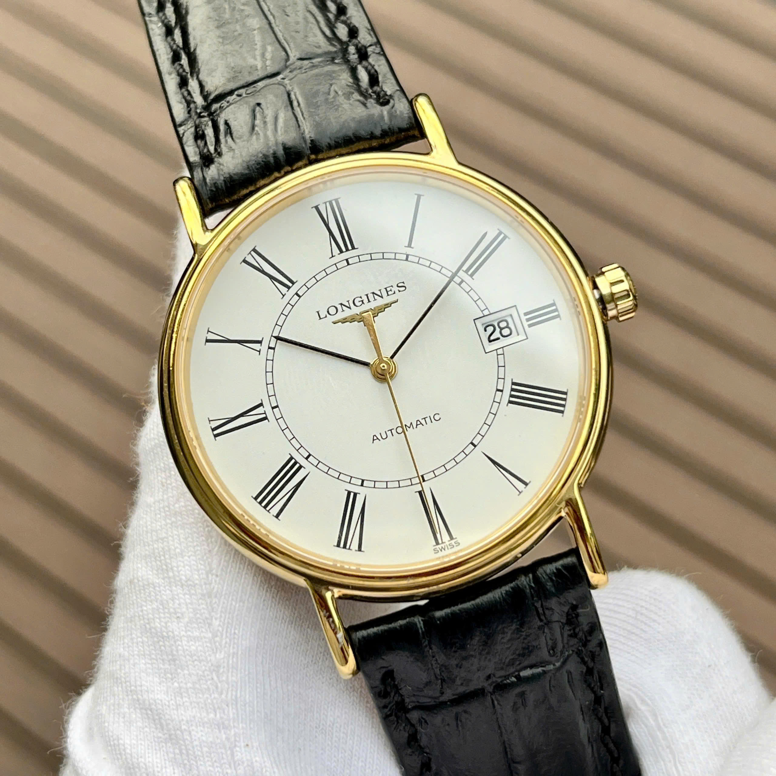 Đồng Hồ Nam Longines Presence L4.921.2.11.2 QSD 3