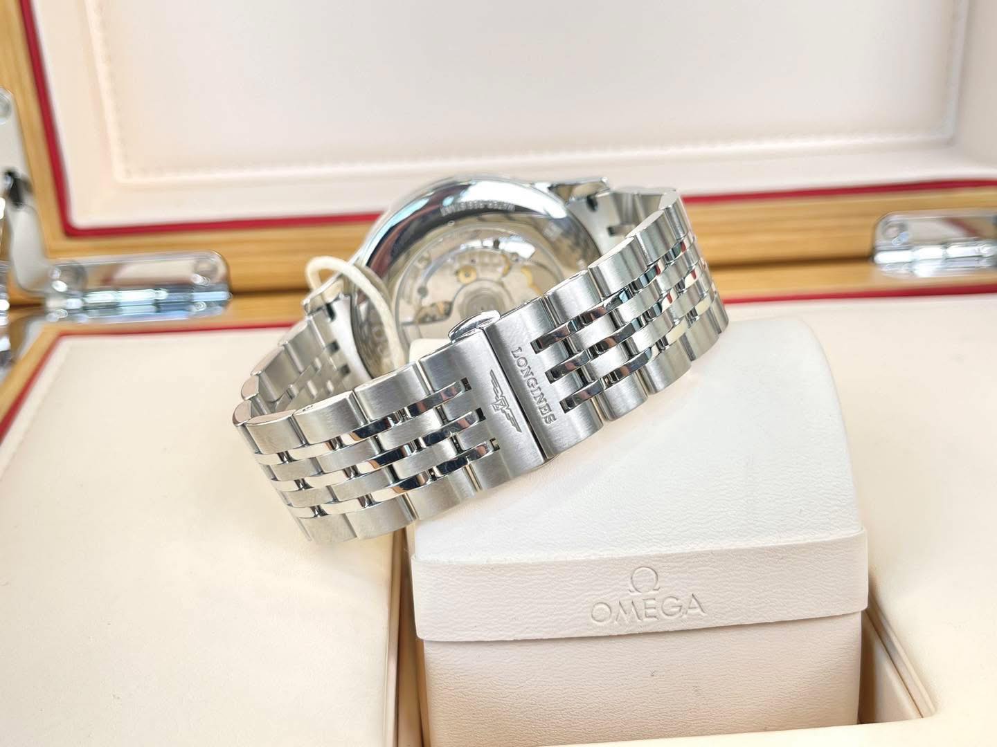 Đồng Hồ Nam Longines Record L2.821.4.11.6 QSD 3