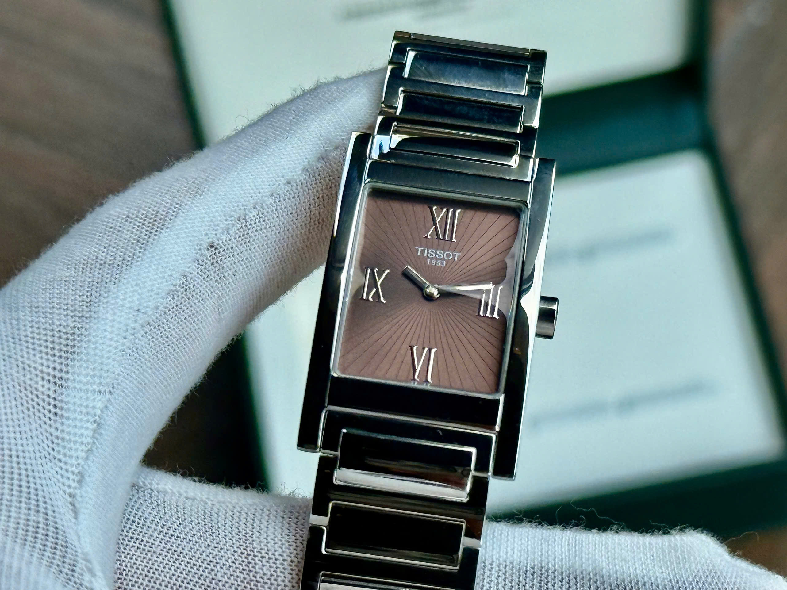Đồng Hồ Nữ Tissot T-trend Happy Chic Collection T016.309.11.293.00 Chính Hãng 1