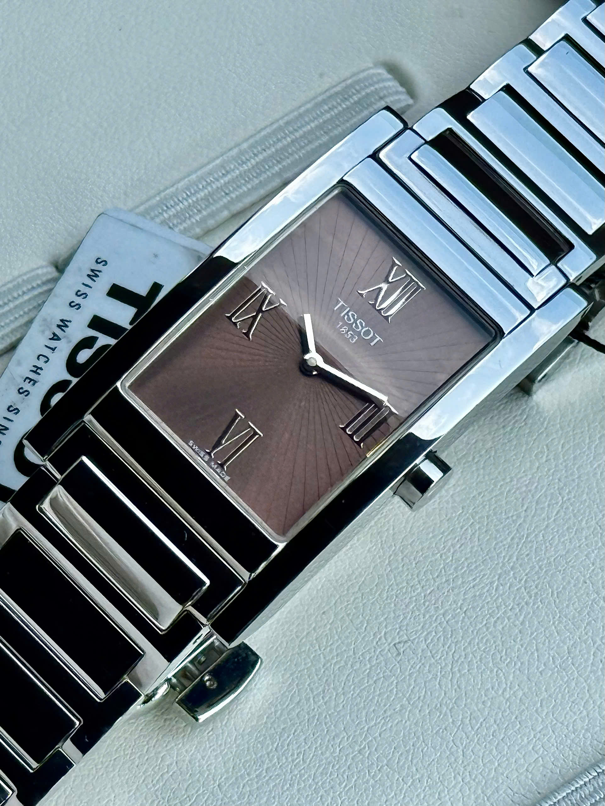 Đồng Hồ Nữ Tissot T-trend Happy Chic Collection T016.309.11.293.00 Chính Hãng 7
