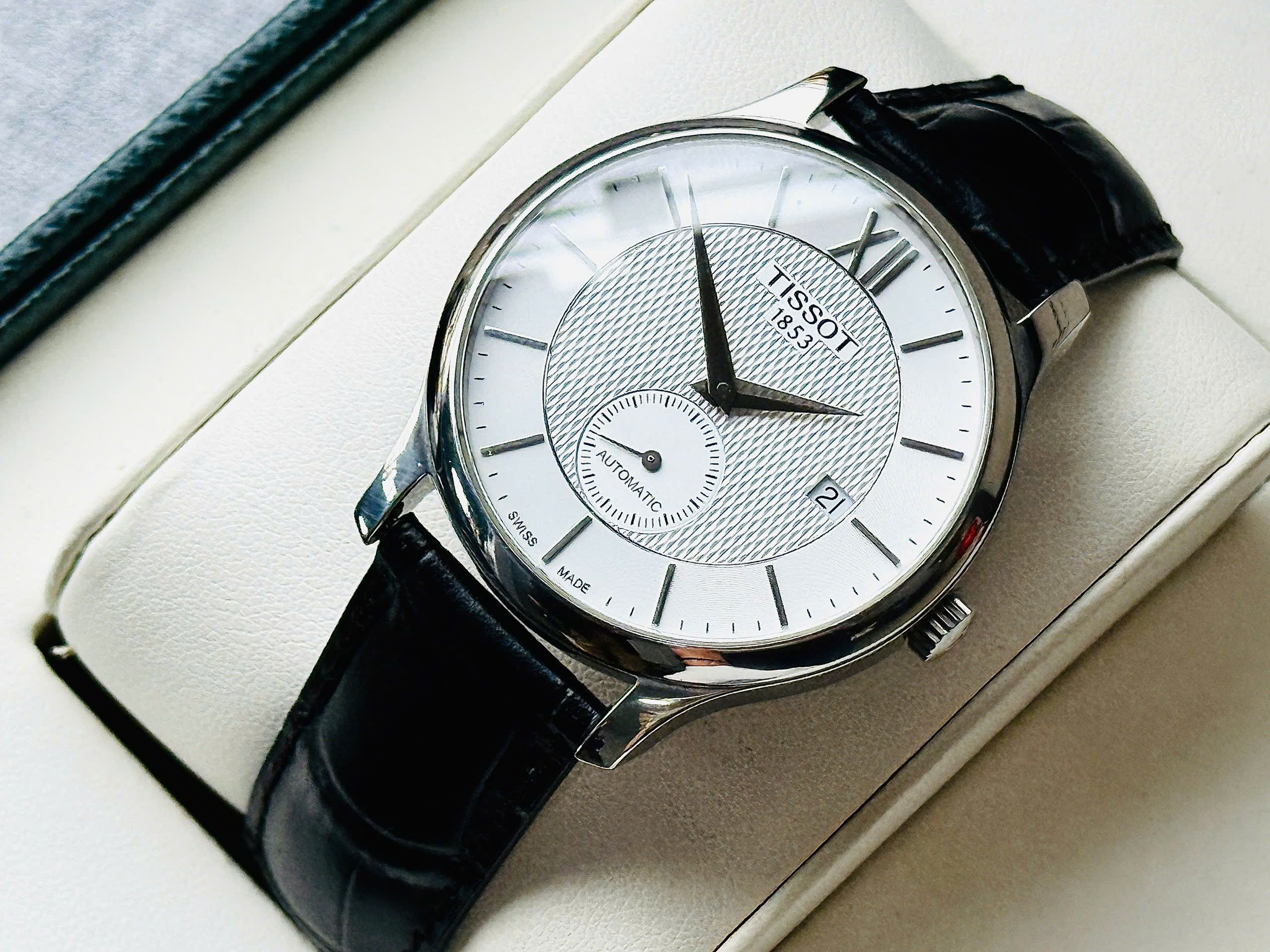 Đồng Hồ Nam Tissot T-Classic Tradition T063.428.16.038.00 QSD 4
