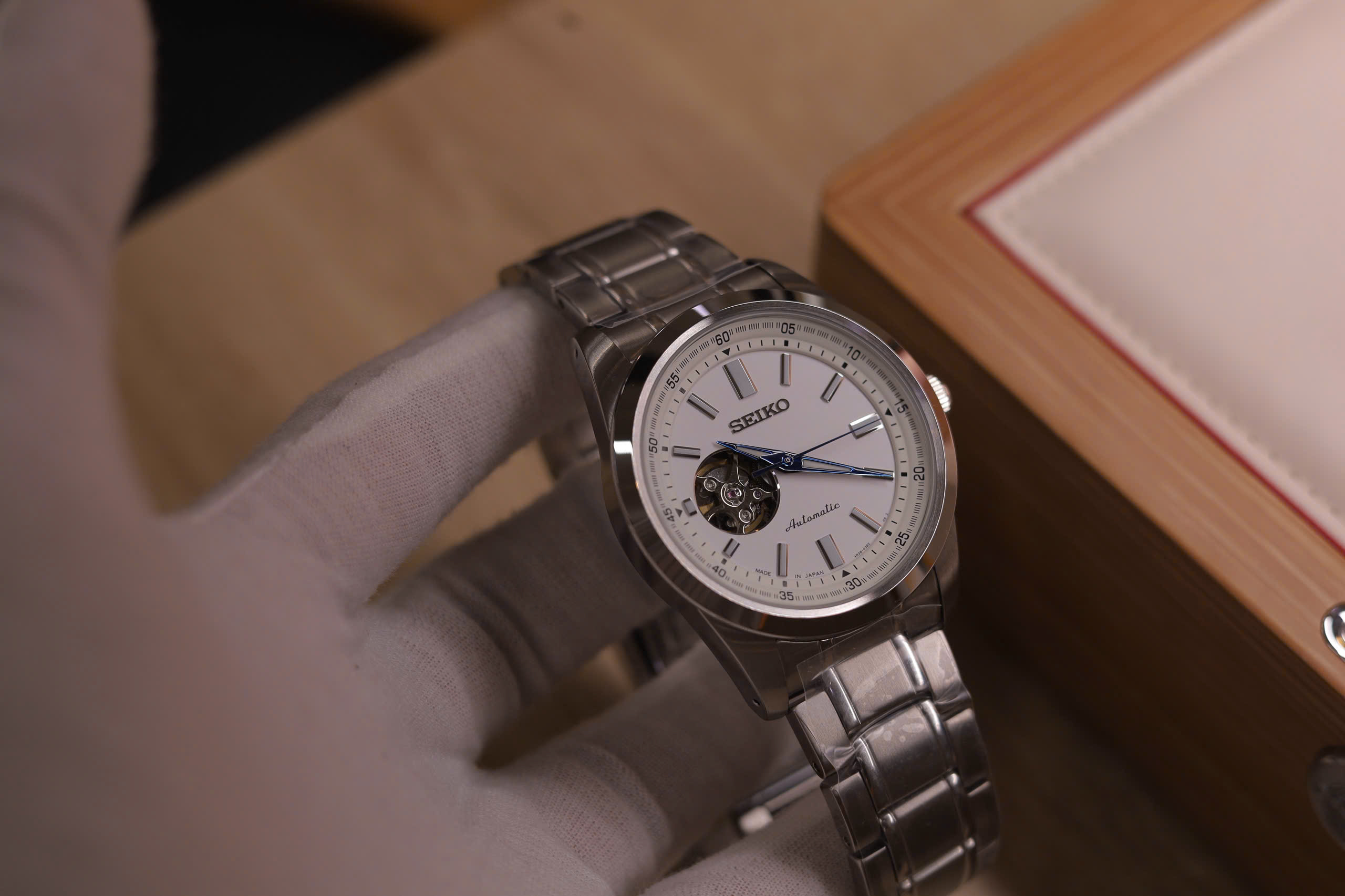 Đồng hồ Seiko SCVE049 Open Heart White 1