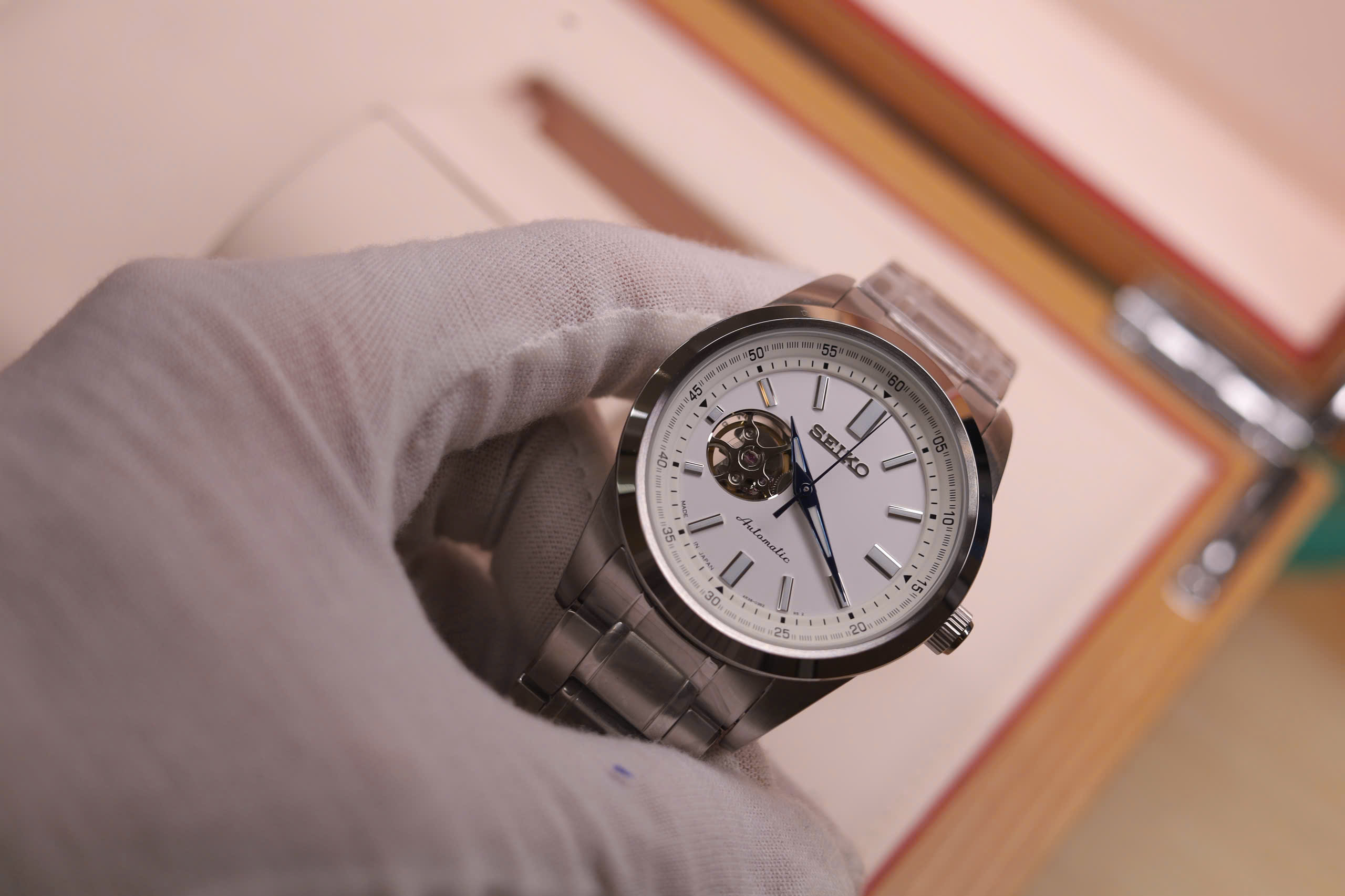 Đồng hồ Seiko SCVE049 Open Heart White 2