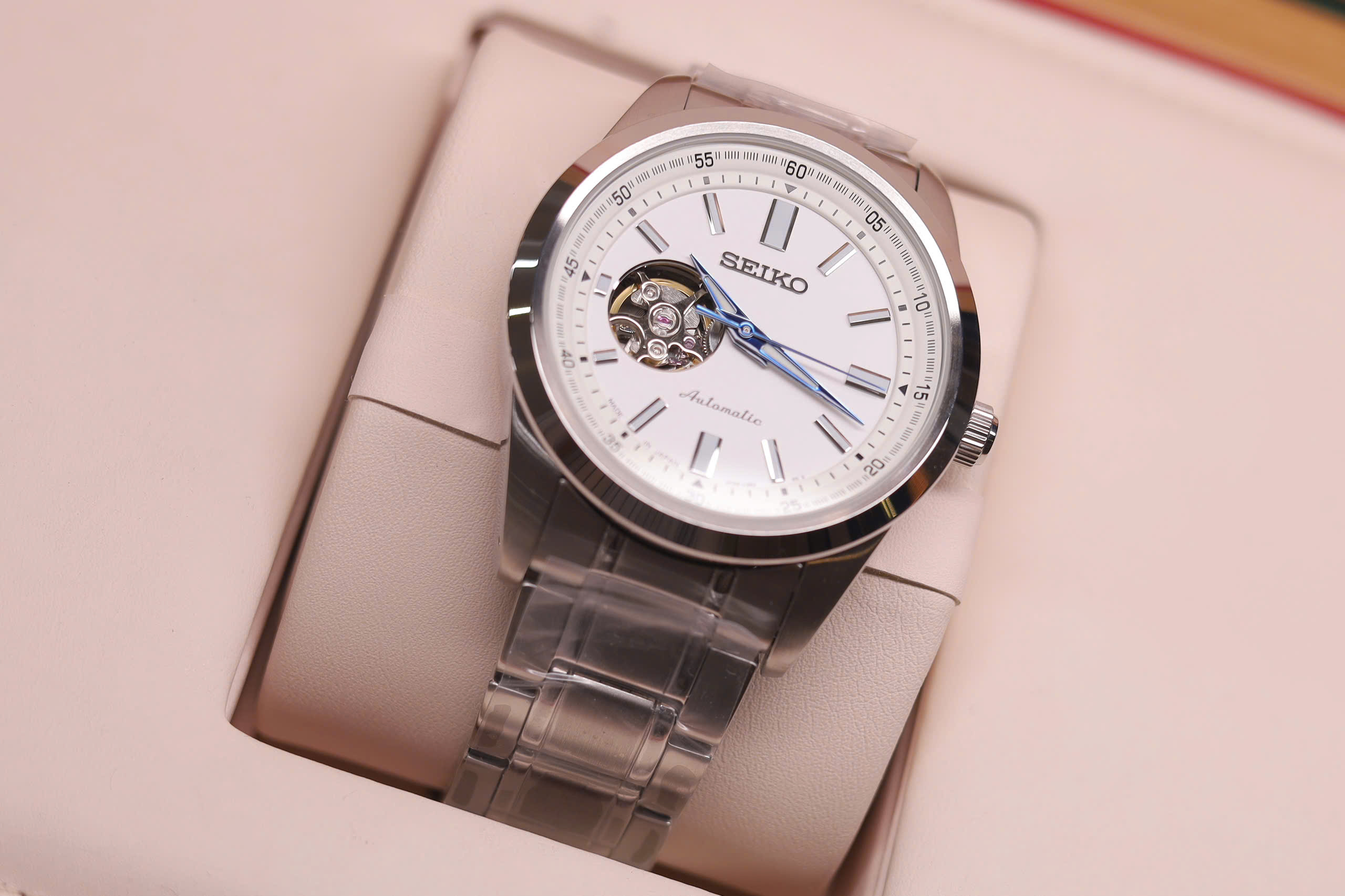 Đồng hồ Seiko SCVE049 Open Heart White 3