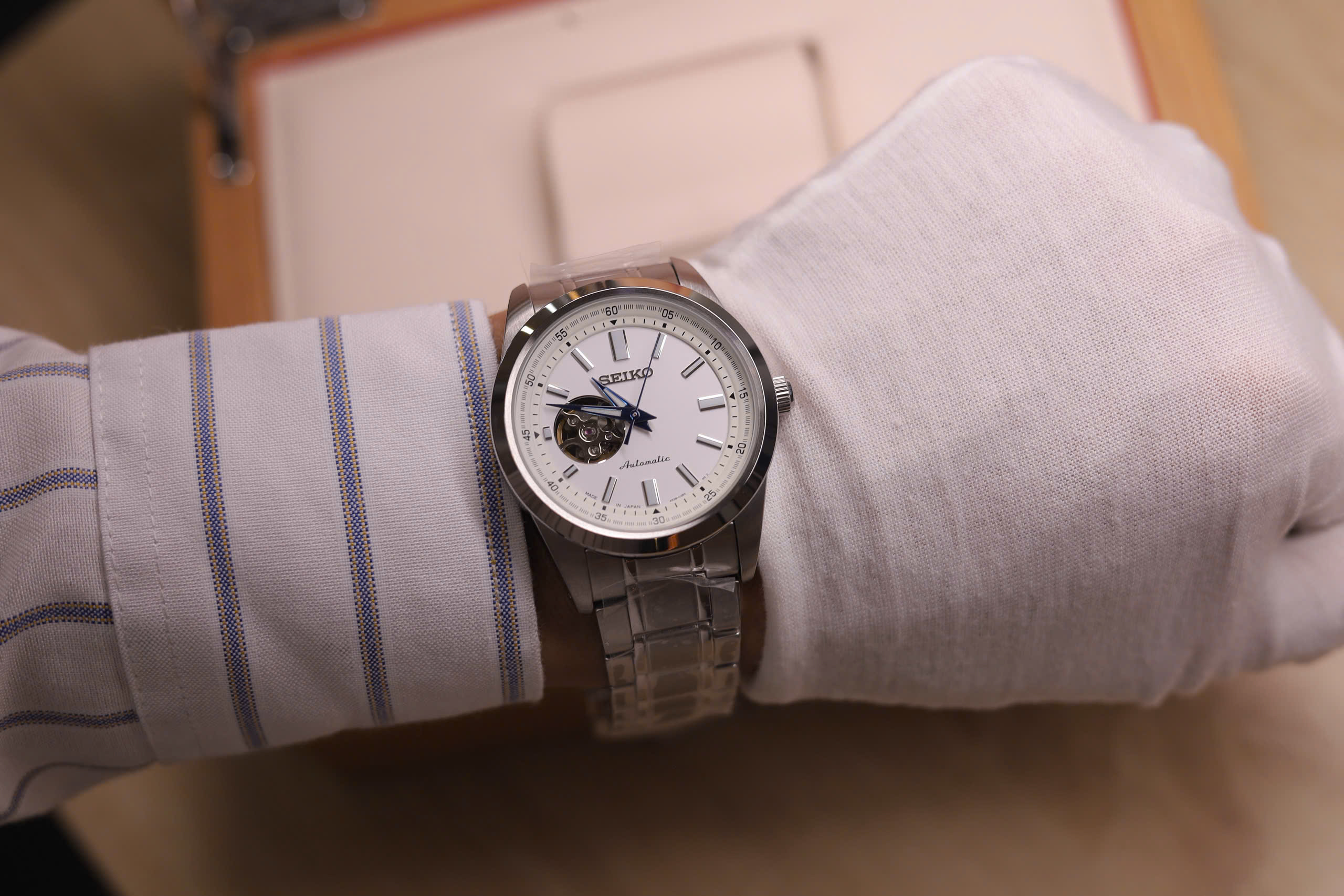 Đồng hồ Seiko SCVE049 Open Heart White 5