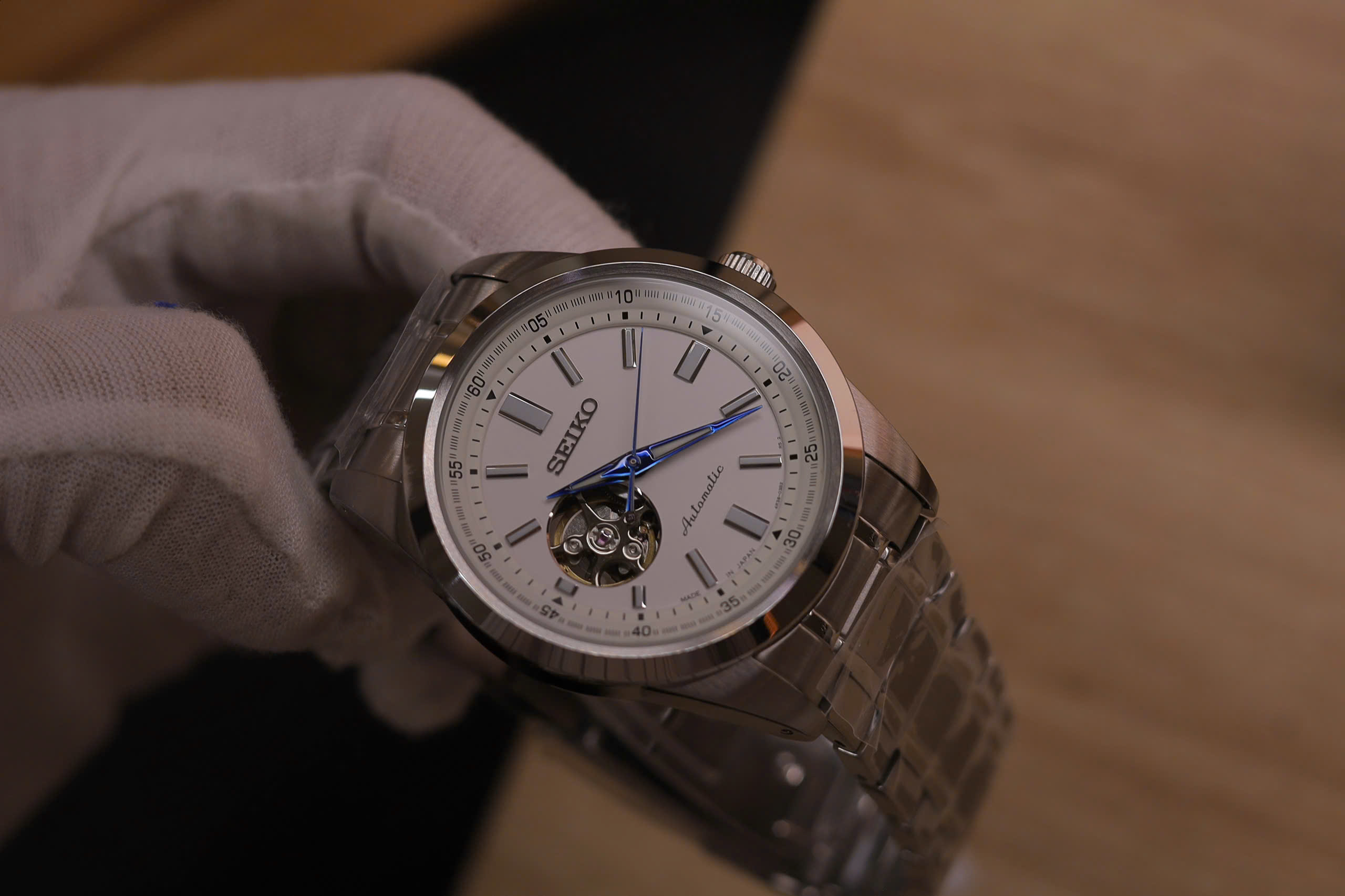 Đồng hồ Seiko SCVE049 Open Heart White 7