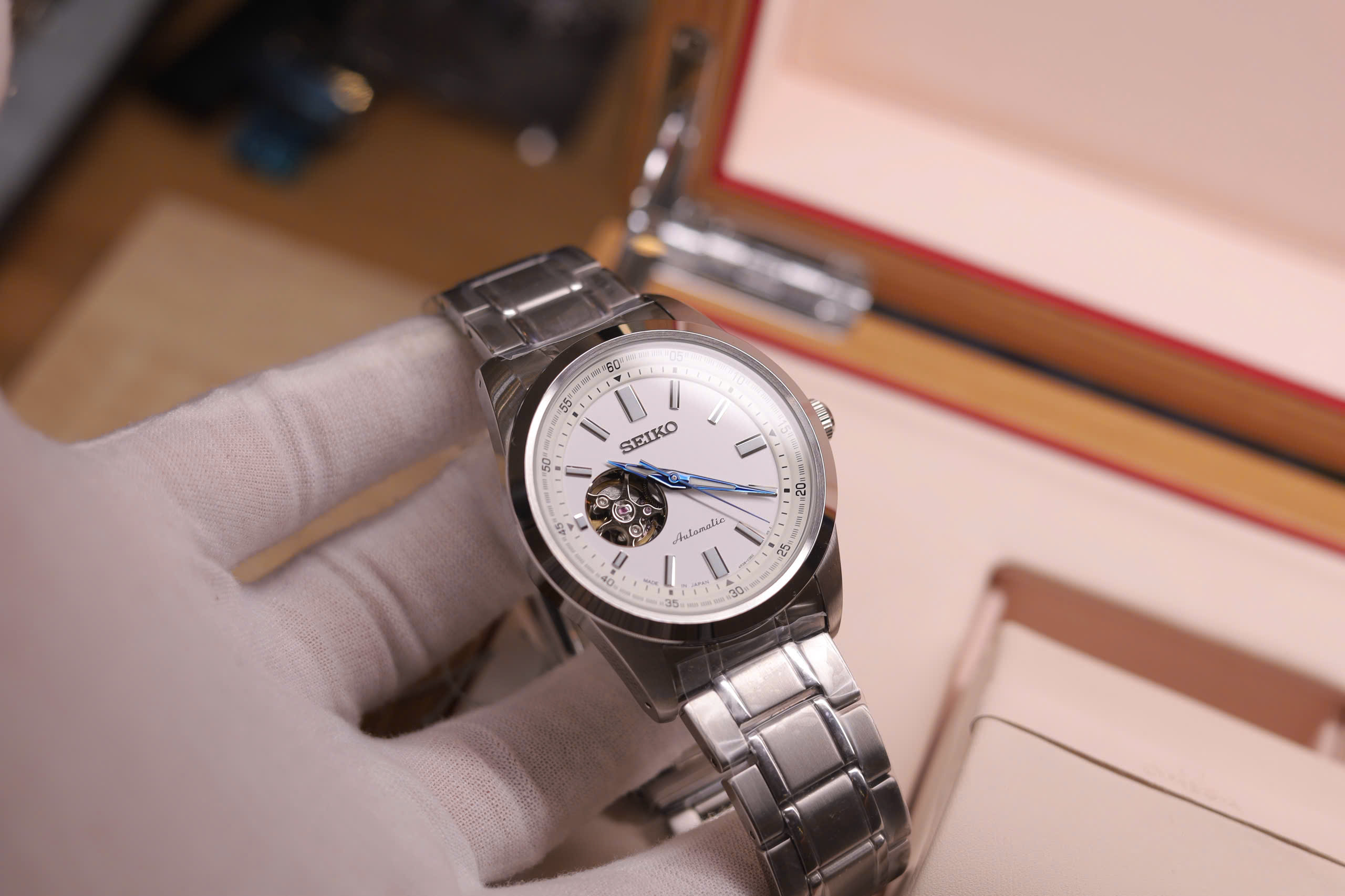 Đồng hồ Seiko SCVE049 Open Heart White 10