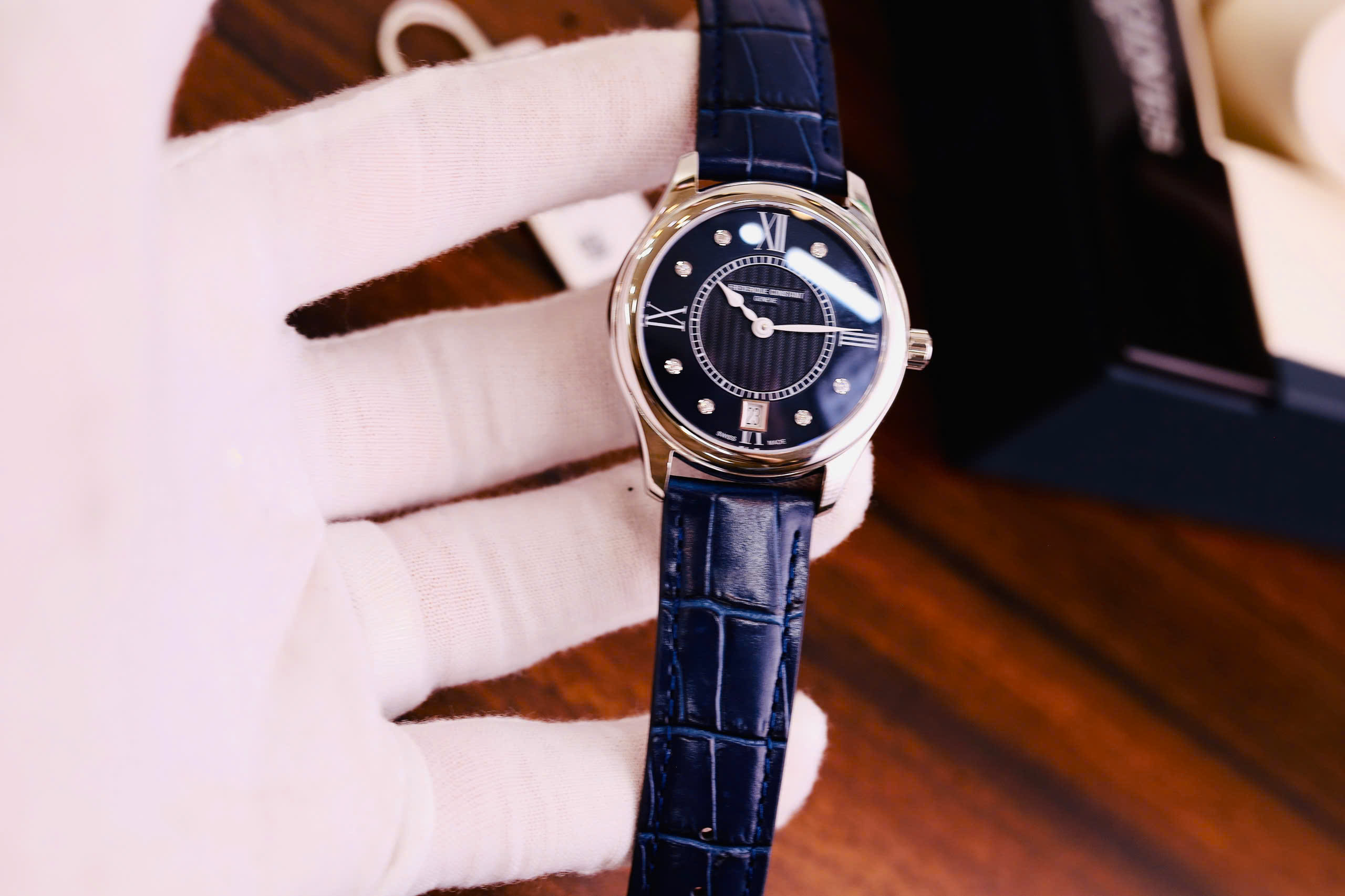 Đồng Hồ Unisex Frederique Constant Classics Diamond FC-220MND3B26  Chính Hãng 4