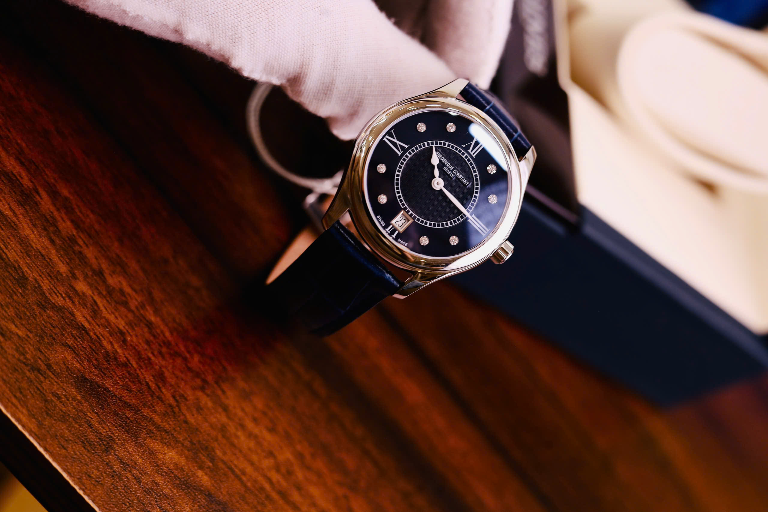 Đồng Hồ Unisex Frederique Constant Classics Diamond FC-220MND3B26  Chính Hãng 8