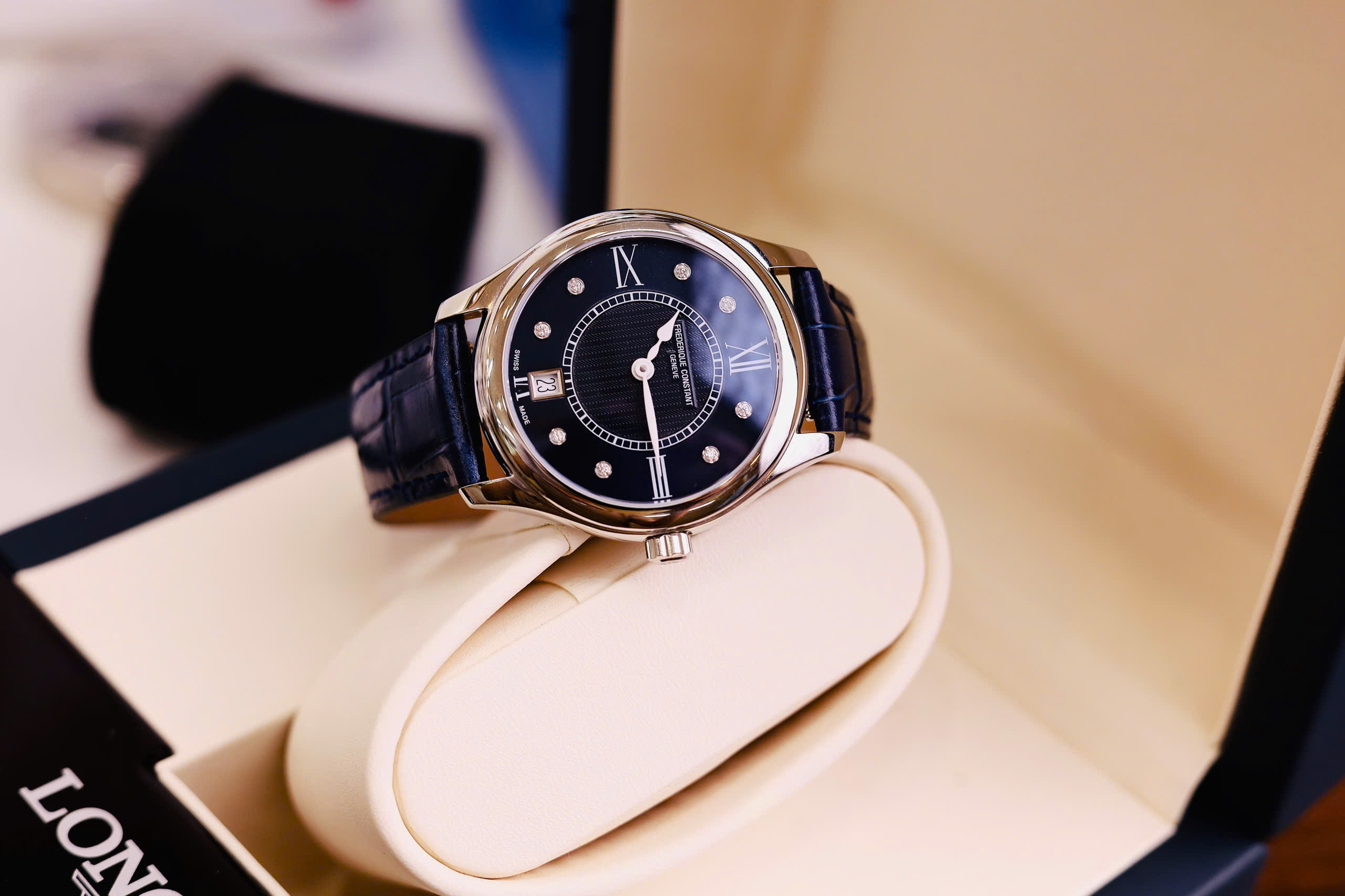 Đồng Hồ Unisex Frederique Constant Classics Diamond FC-220MND3B26  Chính Hãng 9