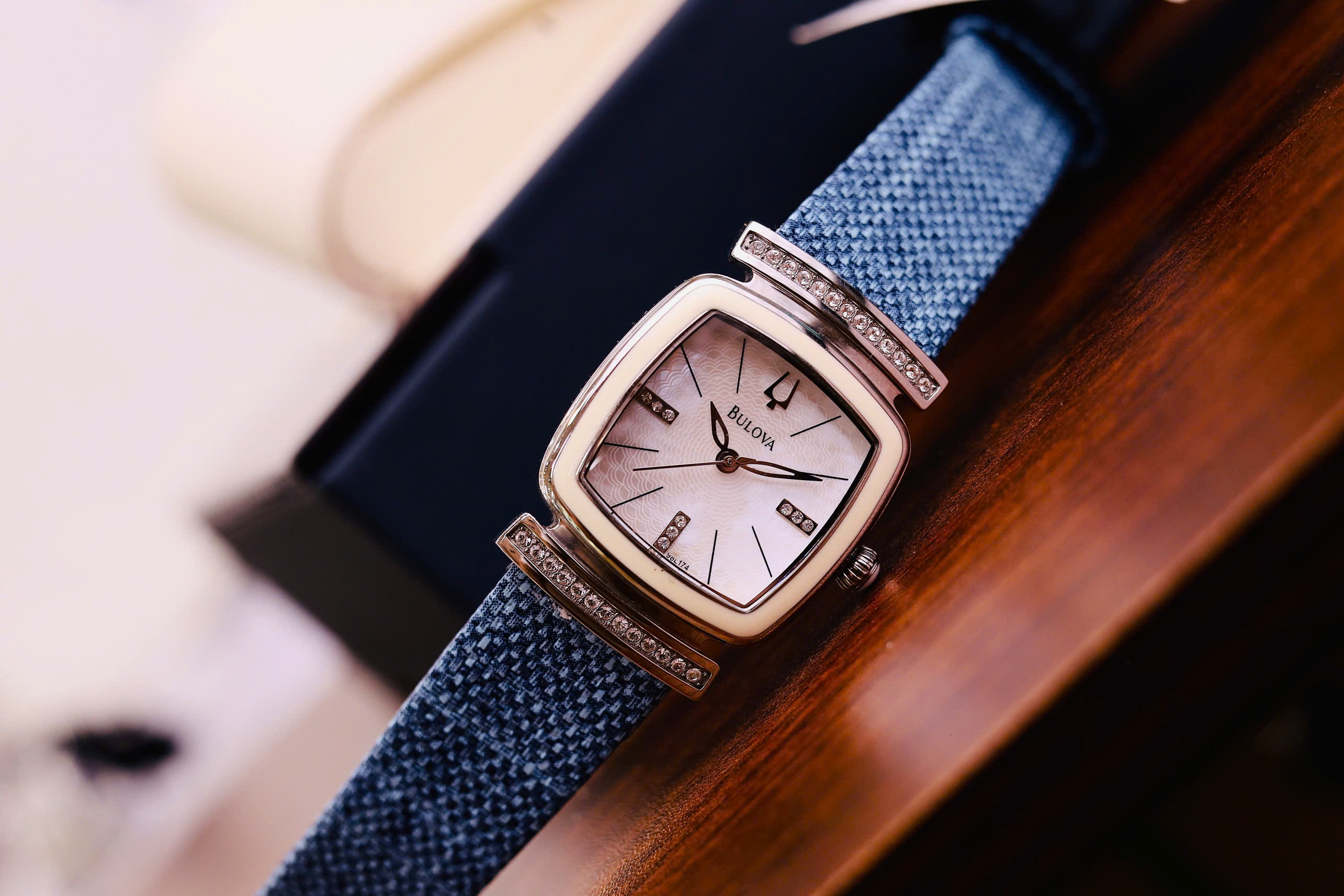 Đồng Hồ Nữ Bulova 98L174 Chính Hãng 9