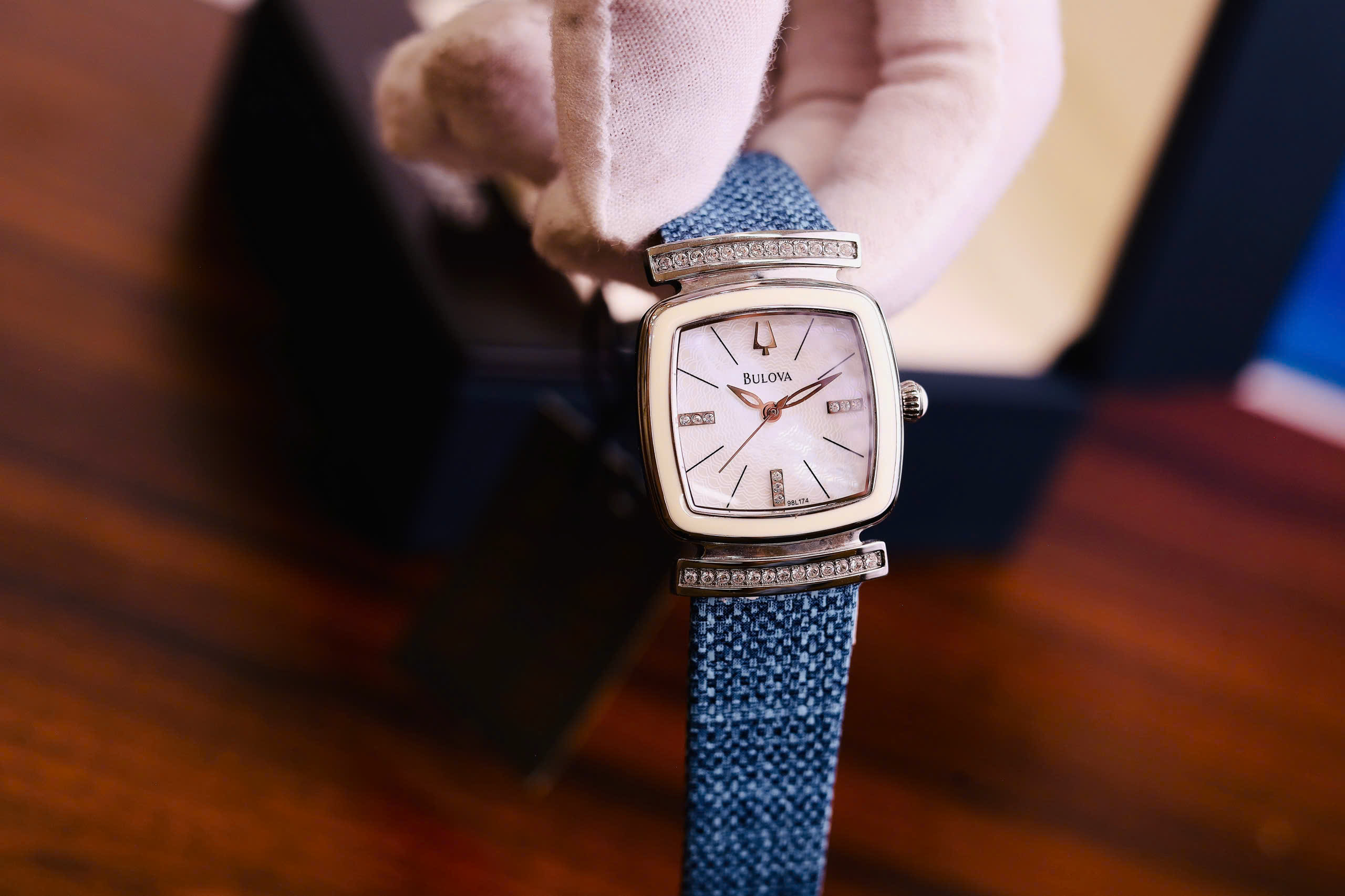 Đồng Hồ Nữ Bulova 98L174 Chính Hãng 10