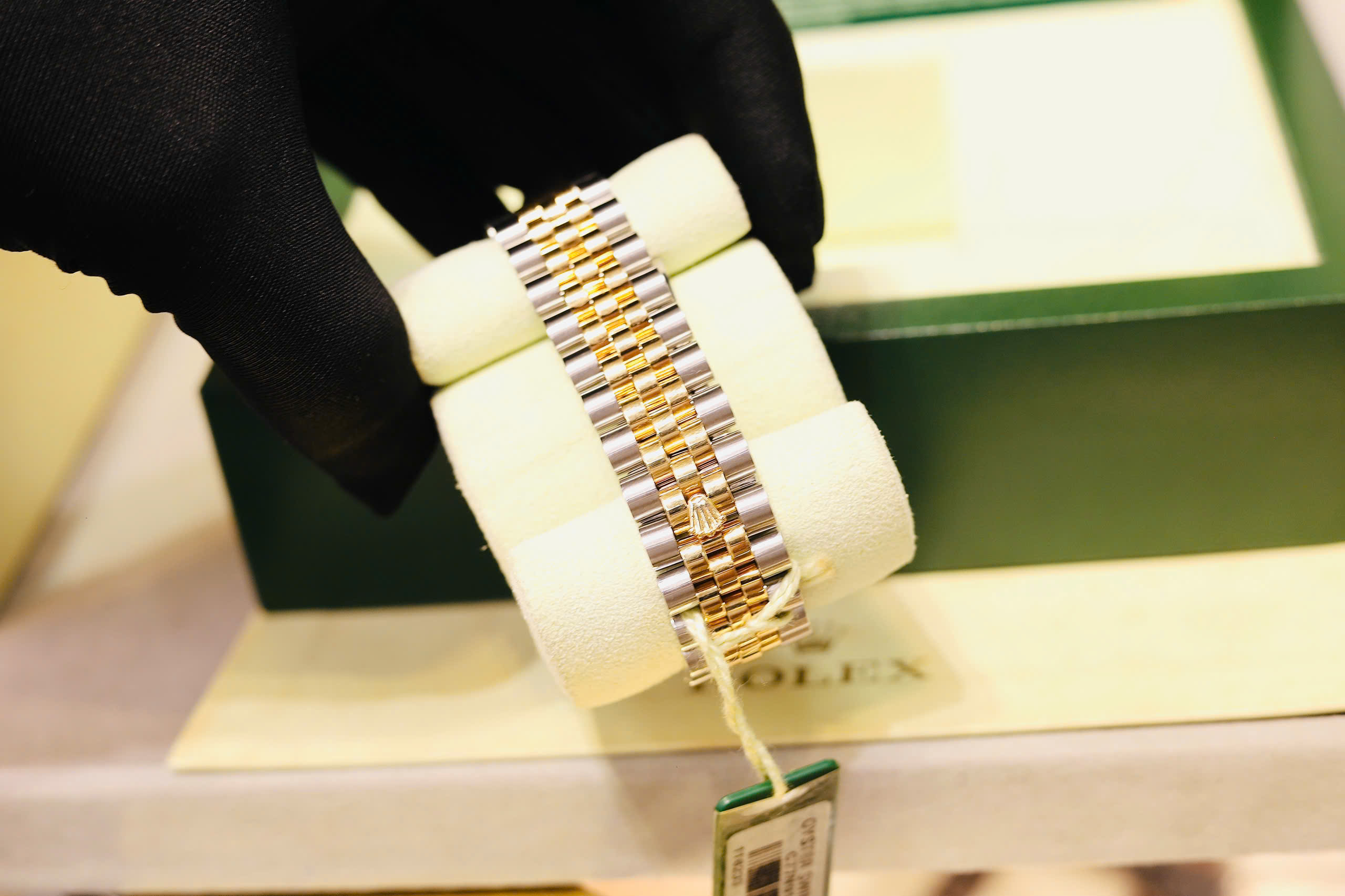 Đồng Hồ Nam Rolex Datejust 126233 Champagne QSD 9