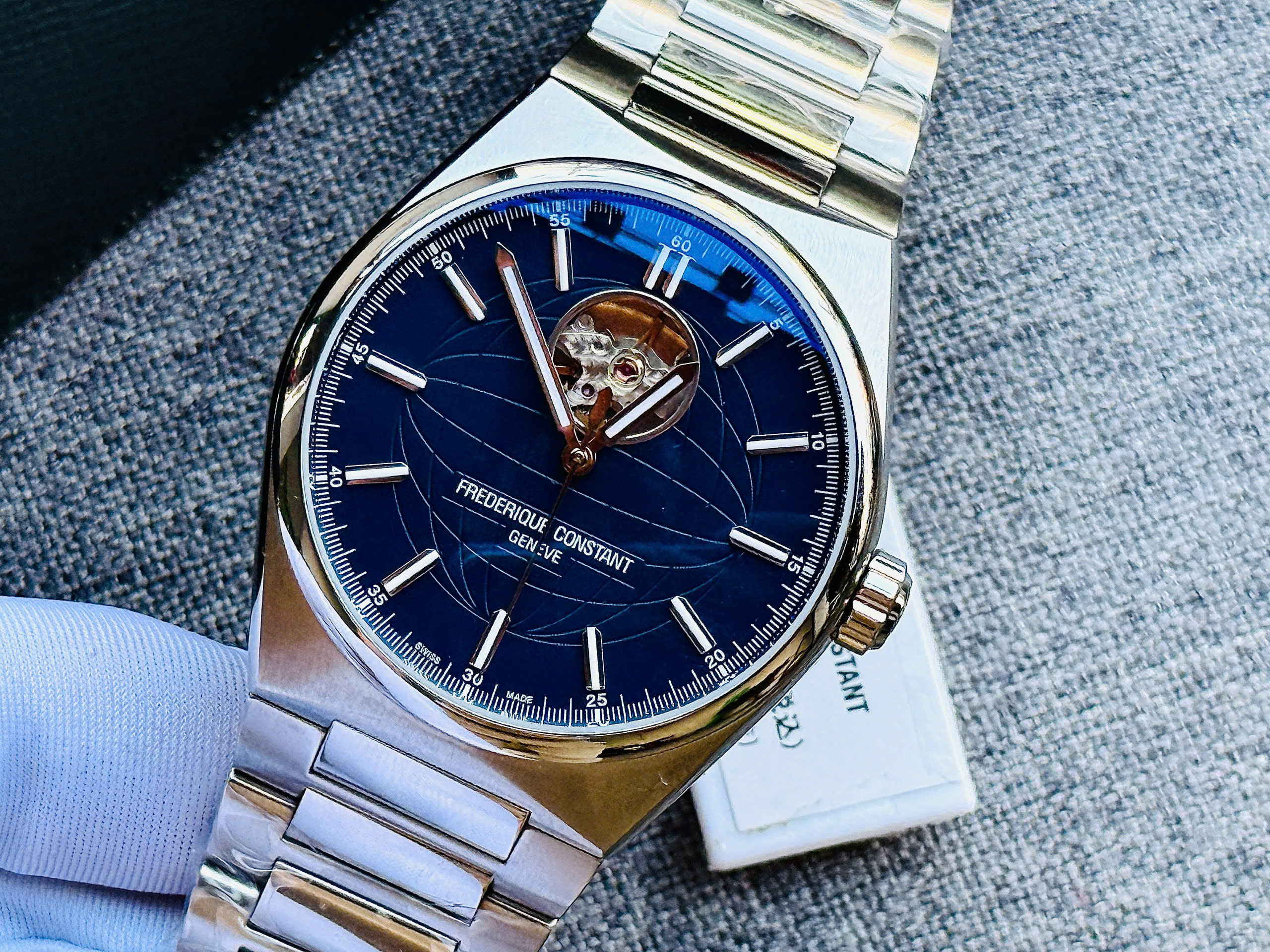 Đòng Hồ Nam Frederique Constant Highlife Heart Beat FC-310N4NH6B Chính Hãng 1