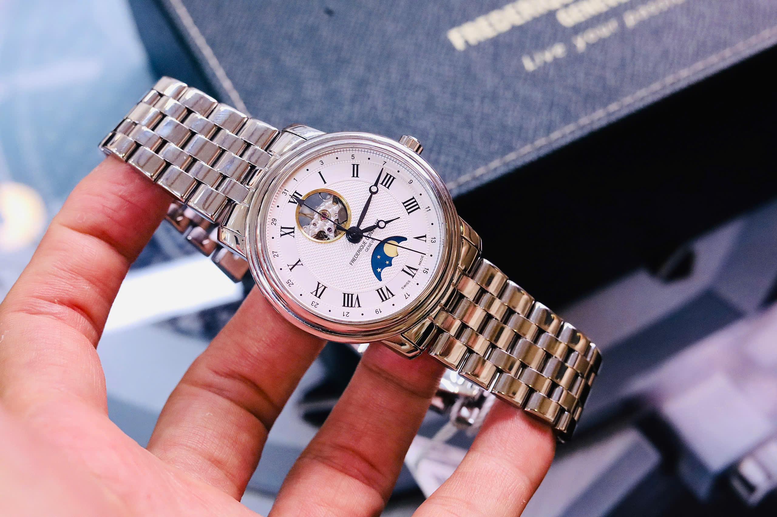 Đồng Hồ Nam Frederique Constant Classics Moonphase FC-335MC4P6B2 QSD 9