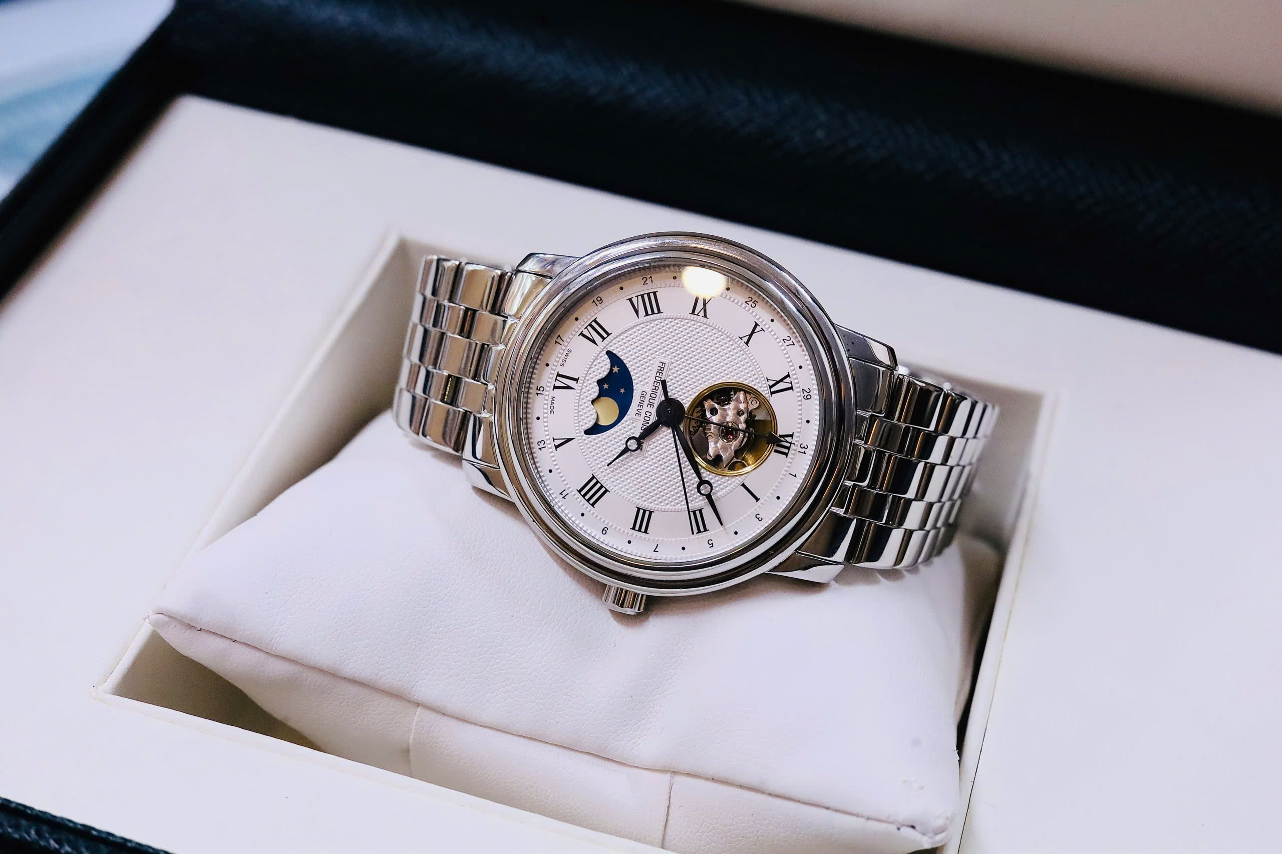 Đồng Hồ Nam Frederique Constant Classics Moonphase FC-335MC4P6B2 QSD 10