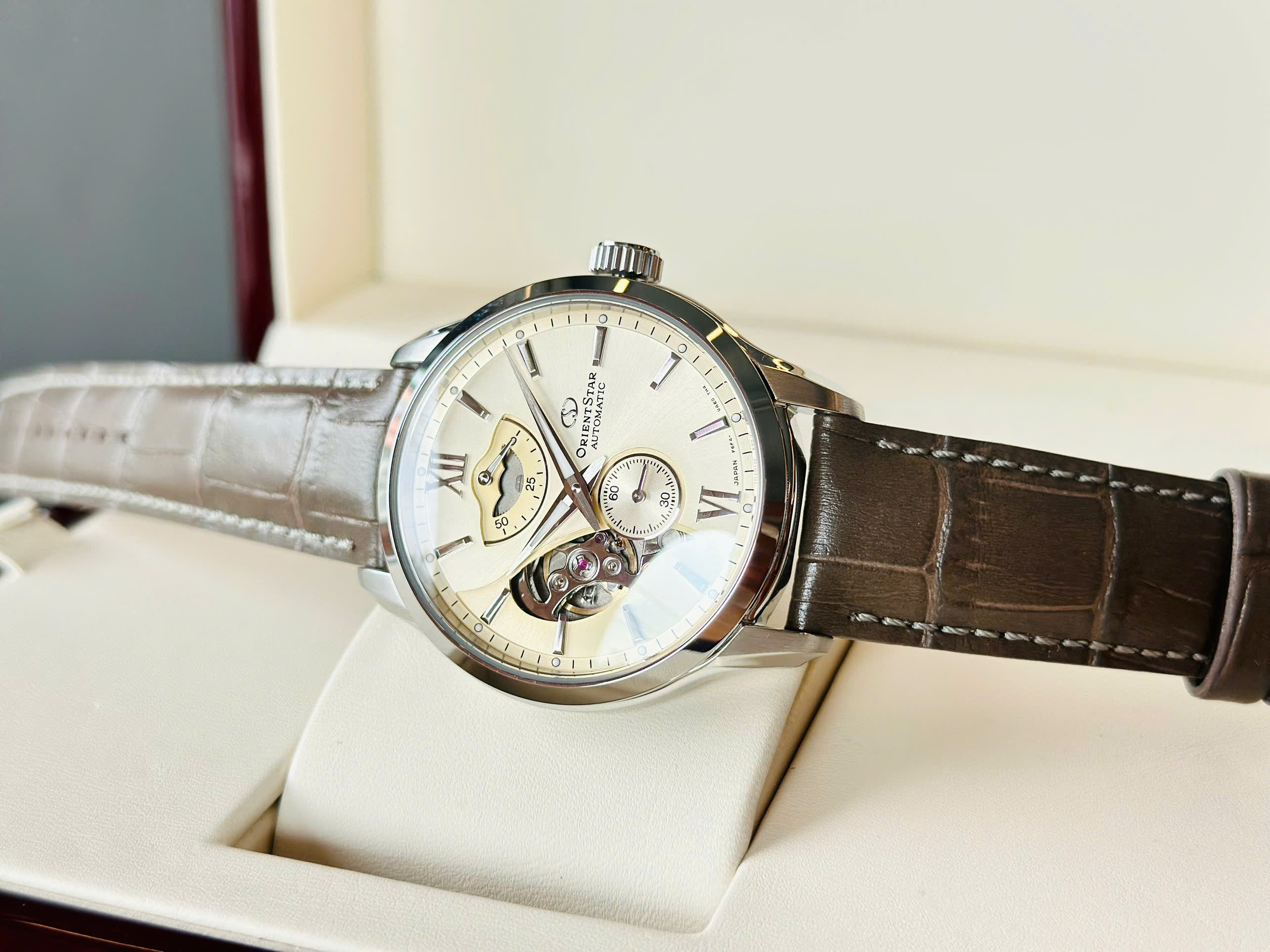 Đồng Hồ Nam Orient Star Layered Skeleton RE-AV0B10G00B Chính Hãng 2