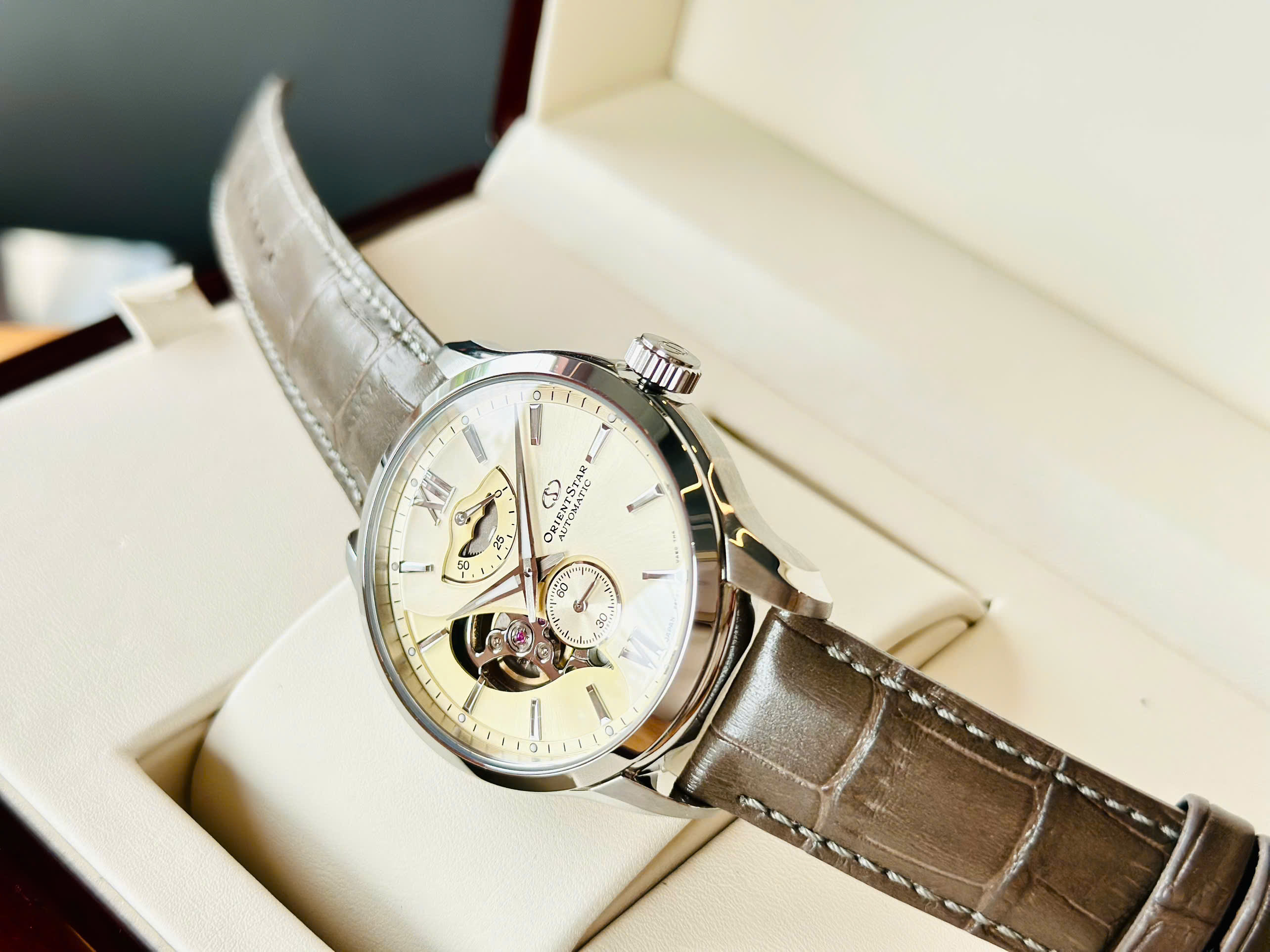 Đồng Hồ Nam Orient Star Layered Skeleton RE-AV0B10G00B Chính Hãng 8