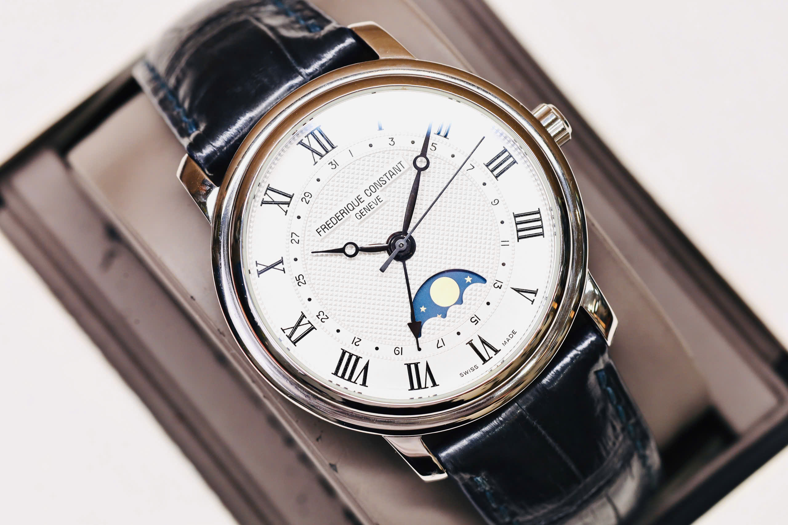 Frederique Constant FC-330MC4P6 Classics Moonphase 4