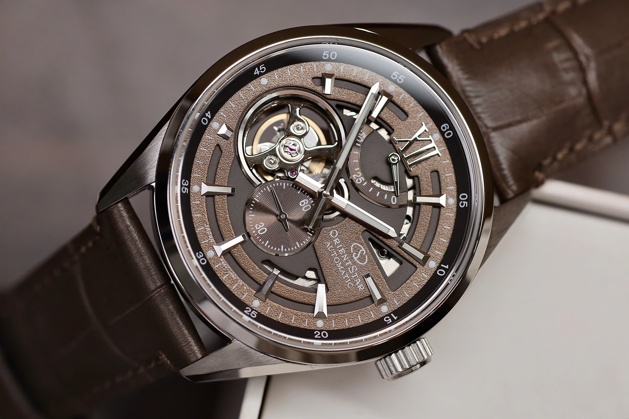 Đồng hồ Nam ORIENT STAR Modern Skeleton 9
