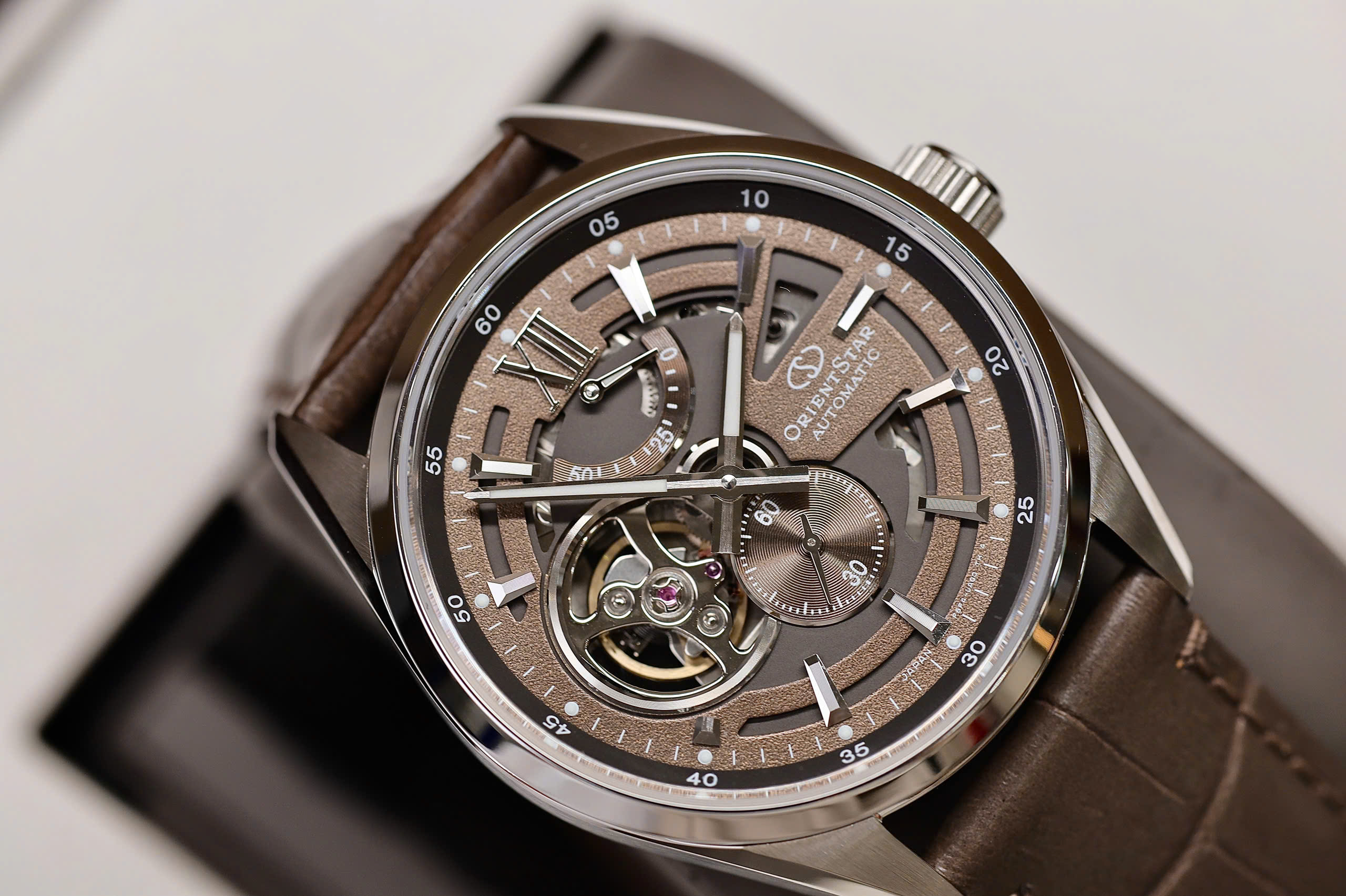 Đồng hồ Nam ORIENT STAR Modern Skeleton 10