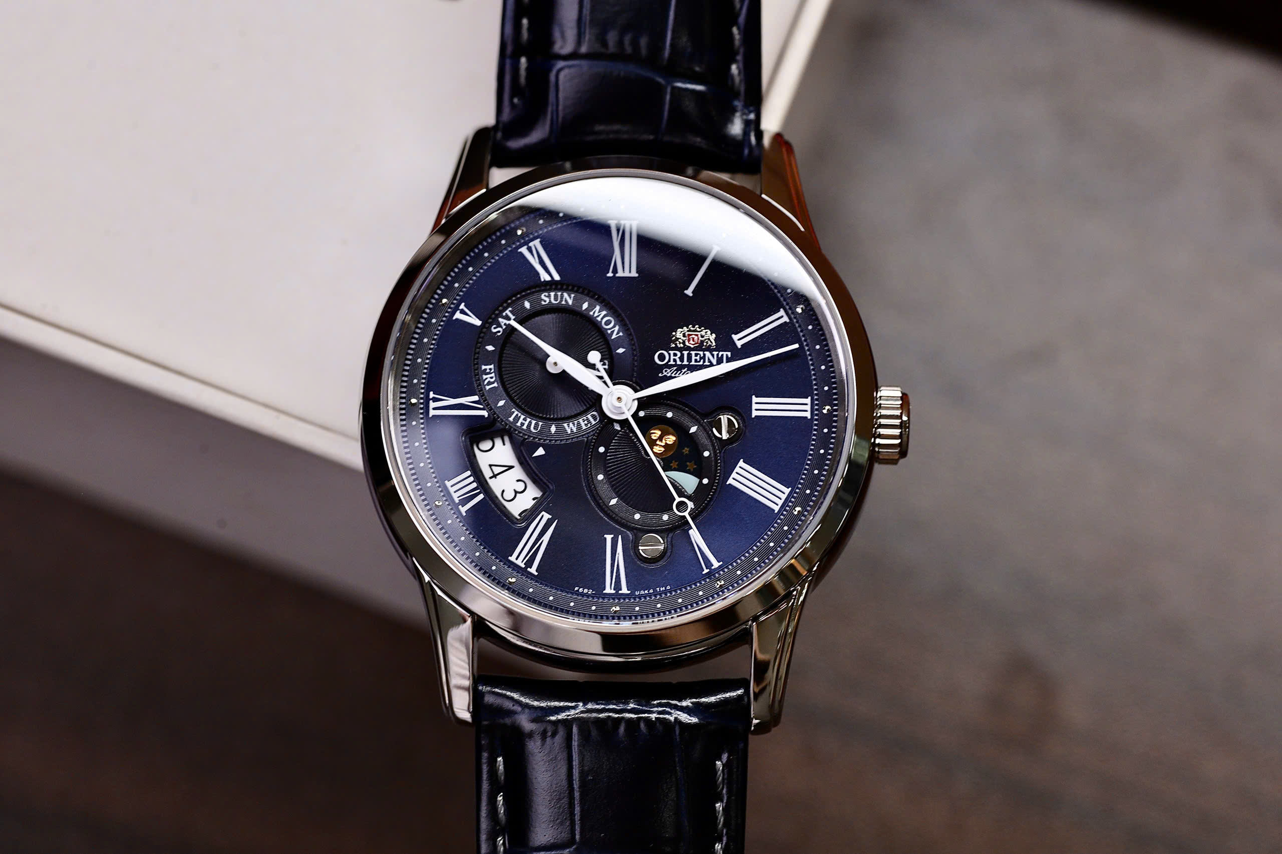 Đồng hồ nam Orient Sun and Moon Gen 3 RA-AK0011D30B 2