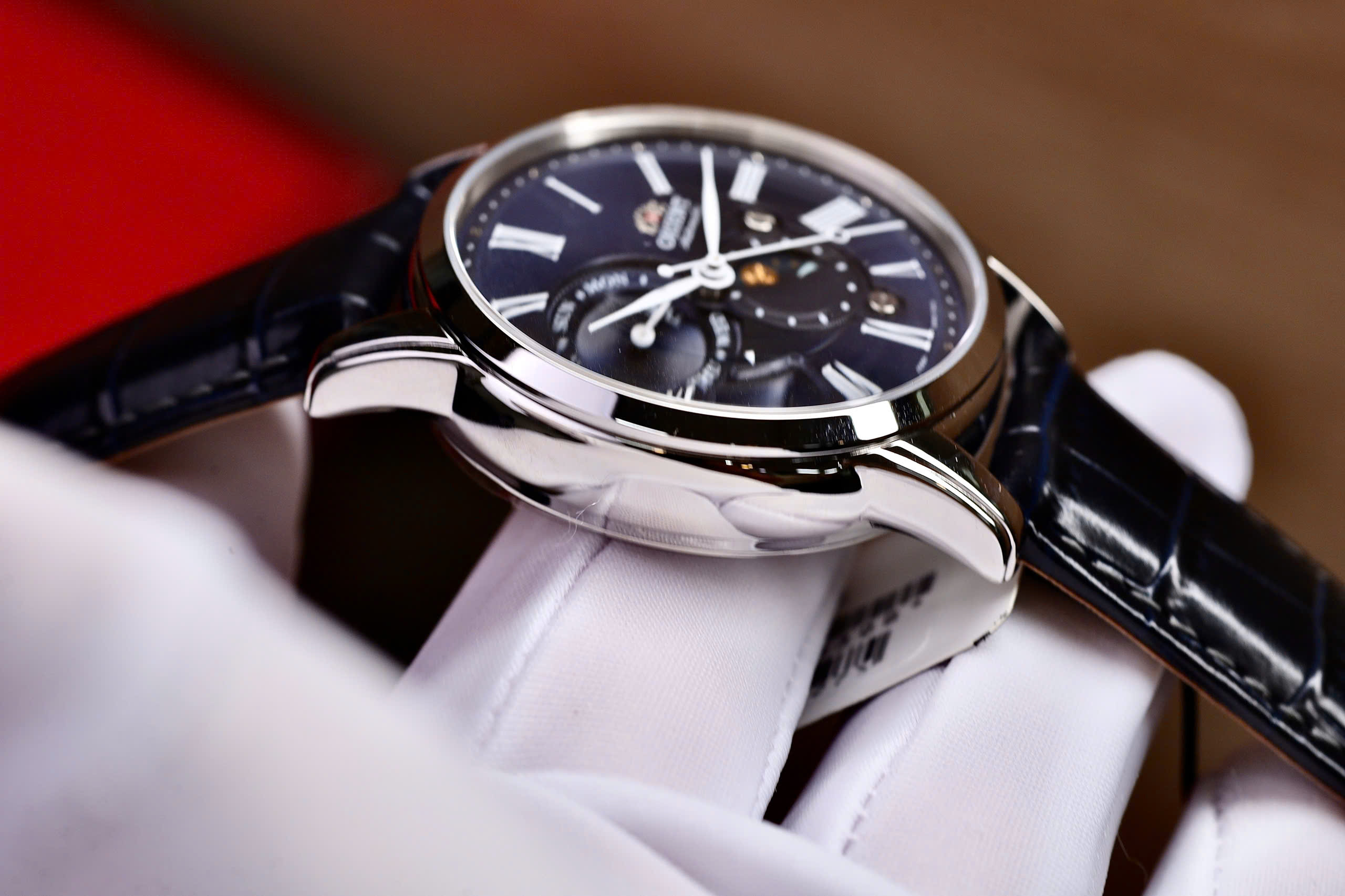 Đồng hồ nam Orient Sun and Moon Gen 3 RA-AK0011D30B 4