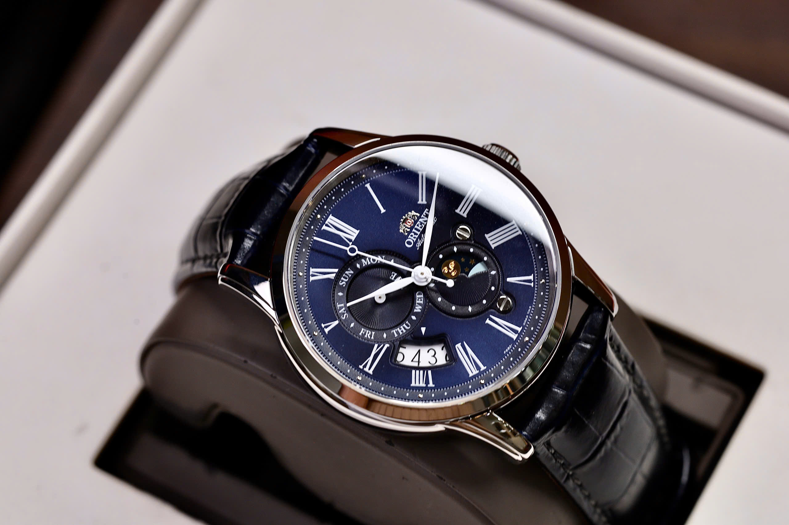 Đồng hồ nam Orient Sun and Moon Gen 3 RA-AK0011D30B 10
