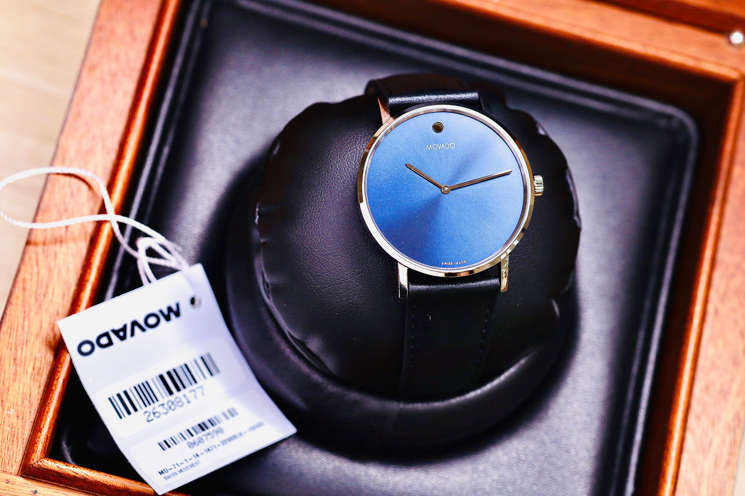 MOVADO CLASSIC QUARTZ 5
