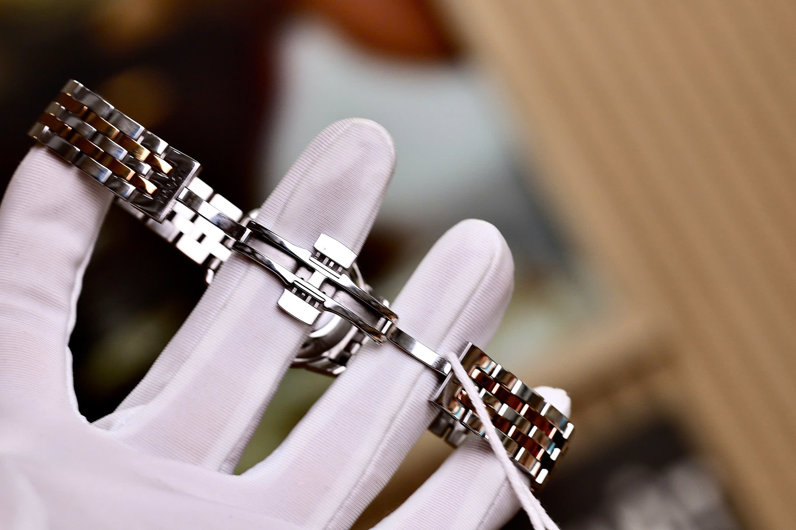 Tissot_Le_Locle_Lady Diamond T006.207.22.116.00 4