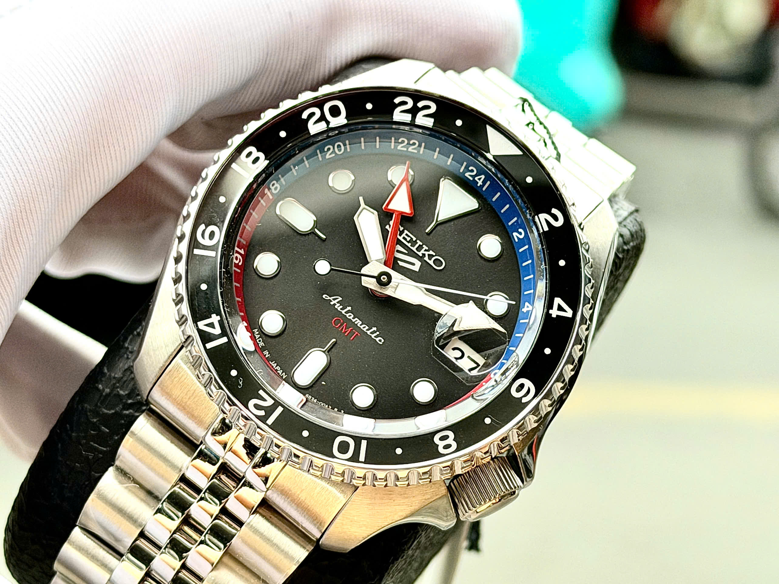 Seiko SSK019J1 Sport GMT  6